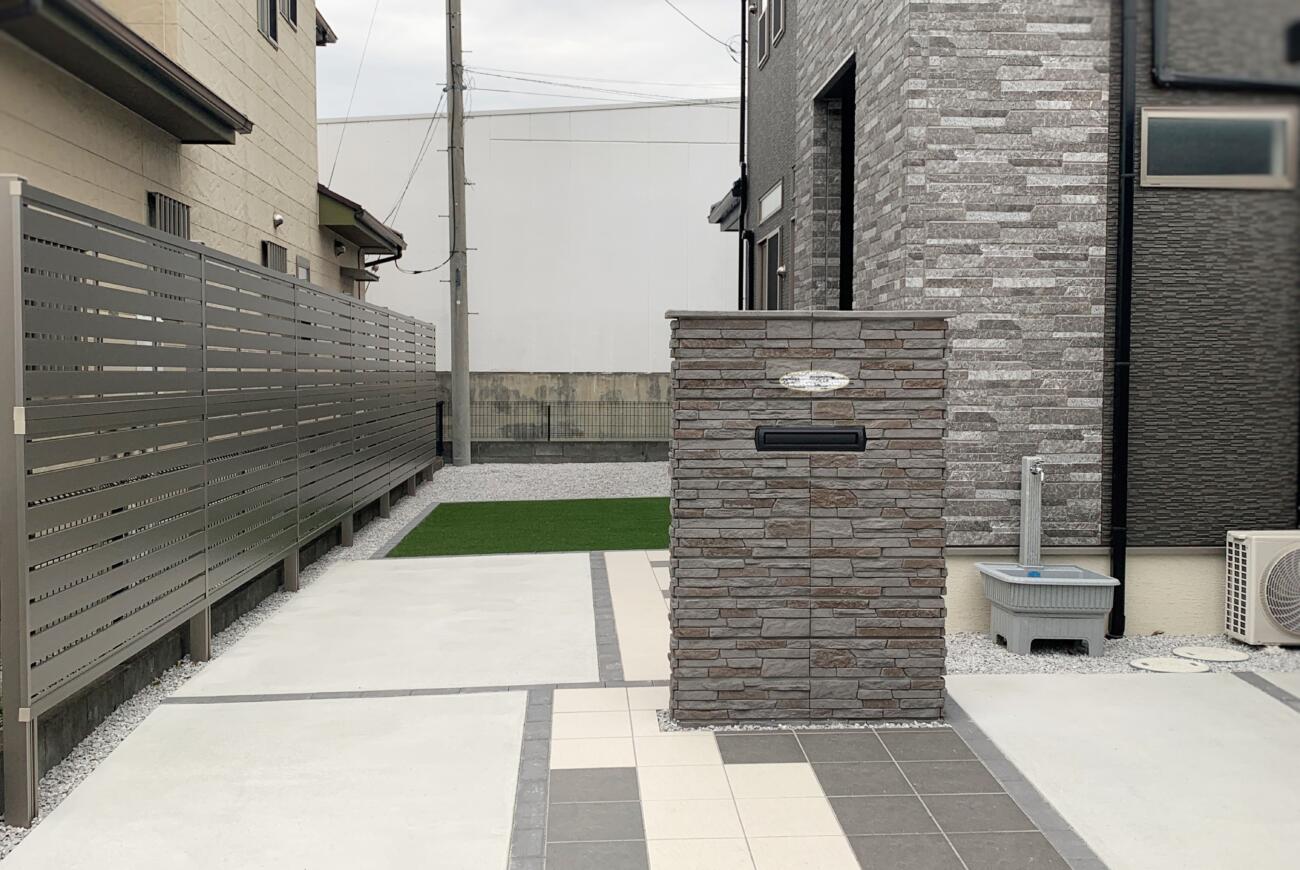 2色のタイルでキリッと引き締まったお庭に | 施工事例 | 薫風苑(くん